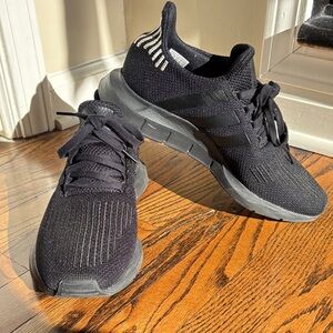Women’s Adidas Swift Run Size 11